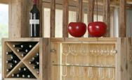 Scaffale bottiglie con vini del Sudtirolo - Chalet Obereggerhof
