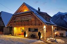 Chalet di notte